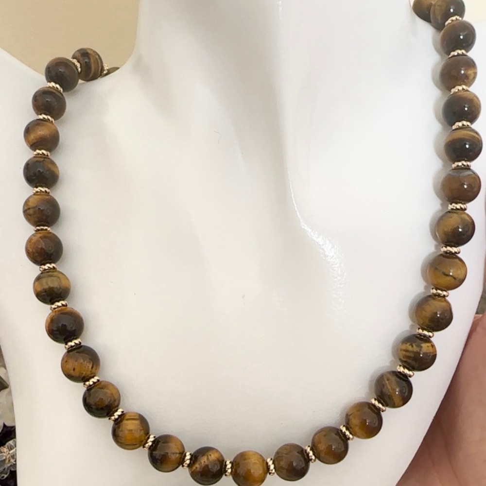 Elegant Tiger Eye Beaded Necklace 10mm & 21 inches - Picture 1 of 2